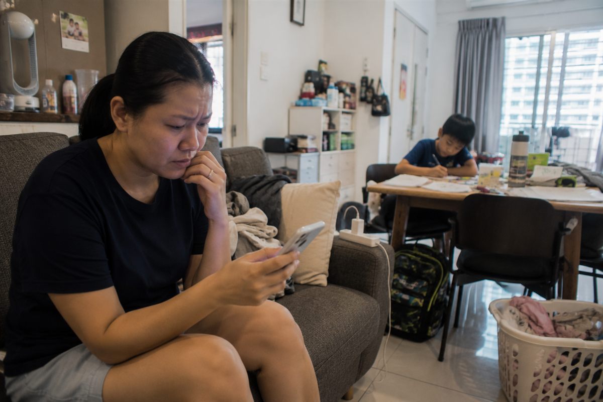 A tuition centre manager replying to a parent's WhatsApp enquiry about class schedules